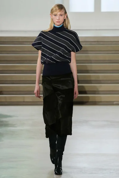 Look 11